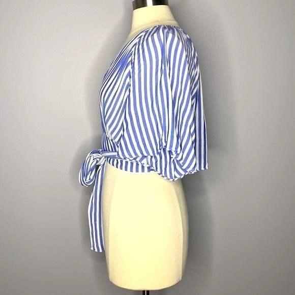 Stripes Crop‎ Top - Picture 3 of 8